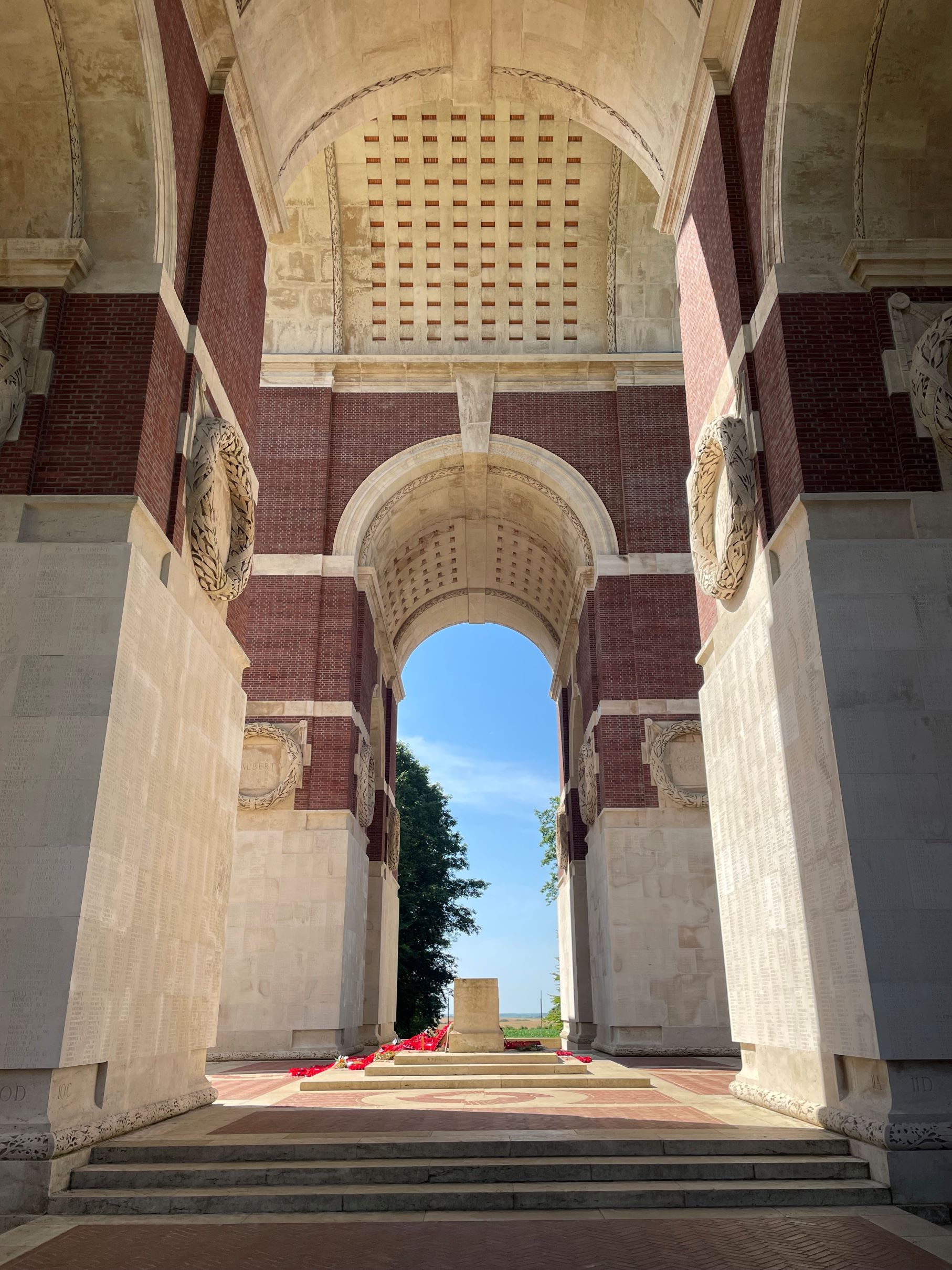 Arched memorial